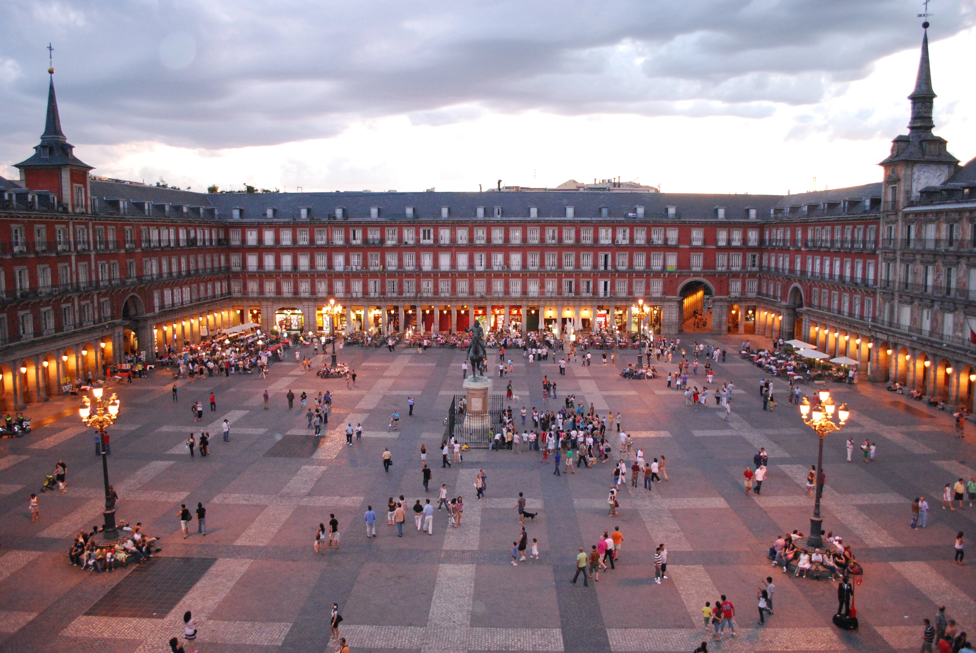 Plaza Mayor de Madrid a tiro de piedra desde la casa rural